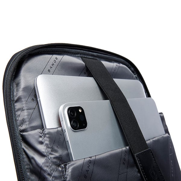 کوله-ضدآب-با-قابلیت-شارژ-موبایل